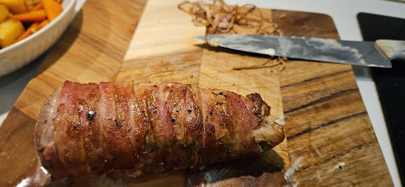 Baconsurret og fylt svinefilet